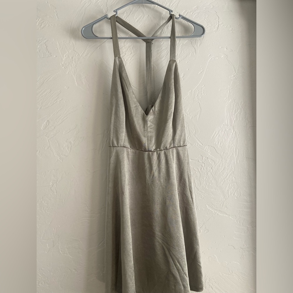 Dress - Picture 3 of 3